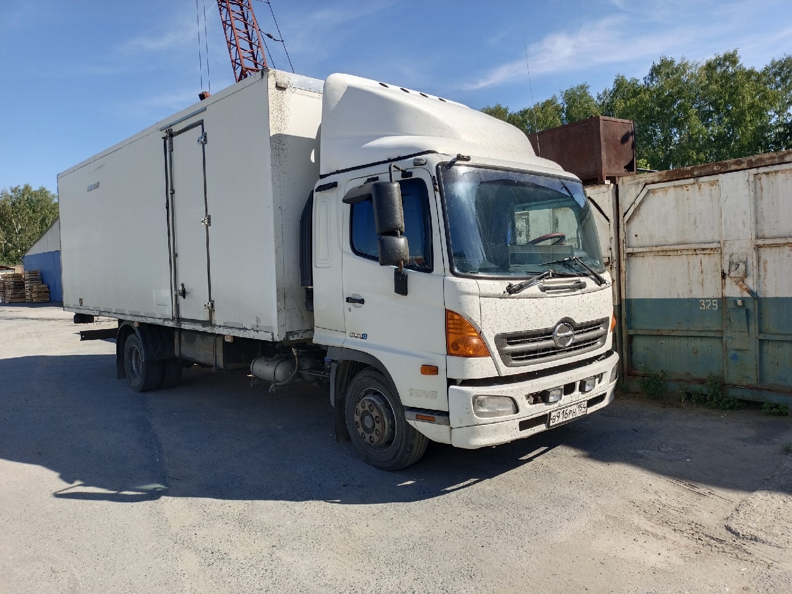 Hino 500: пример установки пневмоподвески