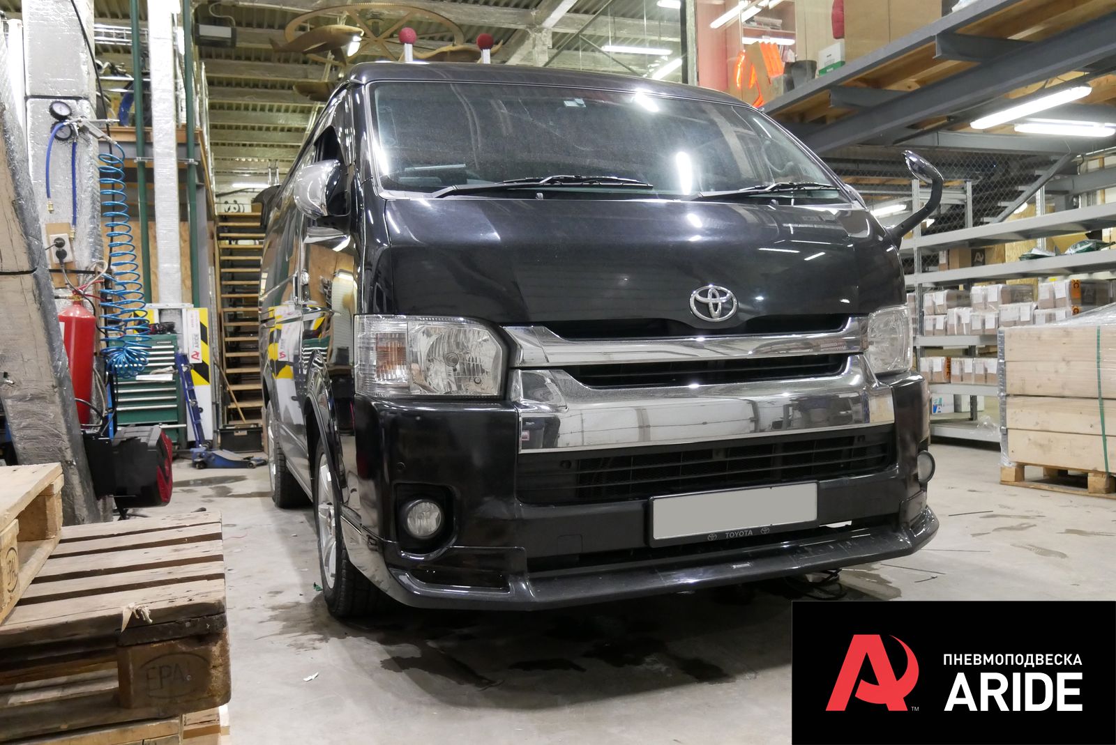 Установка пневмоподвески на Toyota Hiace